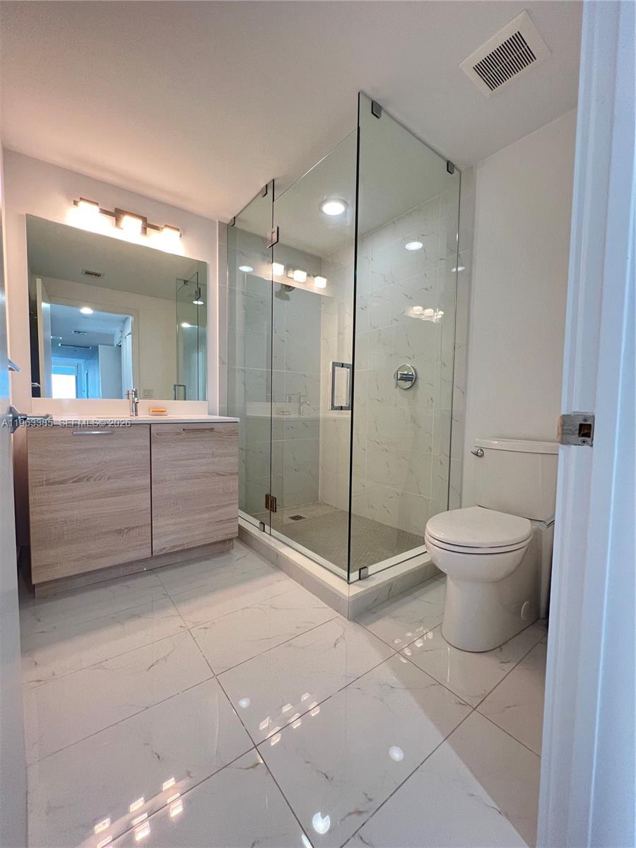 THE HARBOUR NORTH CONDO - Residential