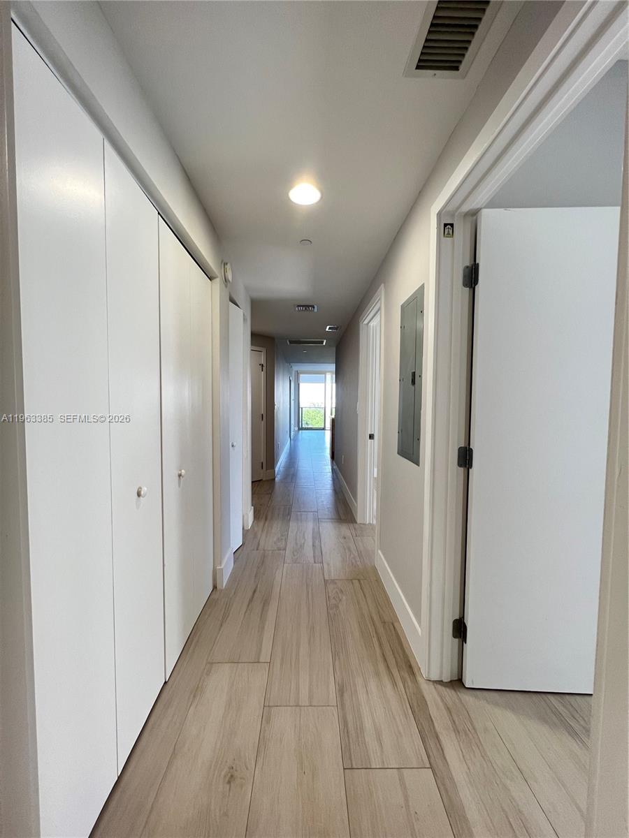 THE HARBOUR NORTH CONDO - Residential