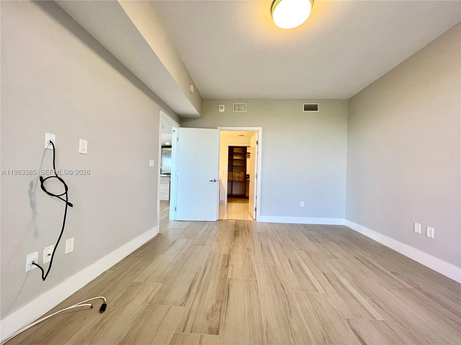 THE HARBOUR NORTH CONDO - Residential