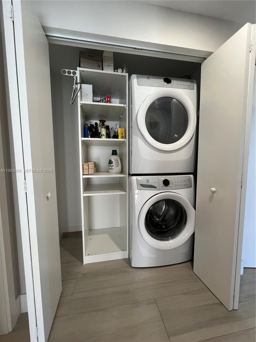 THE HARBOUR NORTH CONDO - Residential