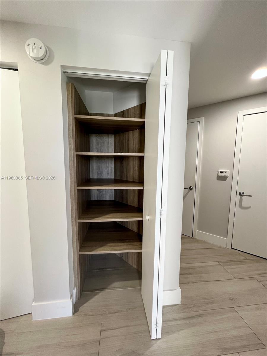 THE HARBOUR NORTH CONDO - Residential