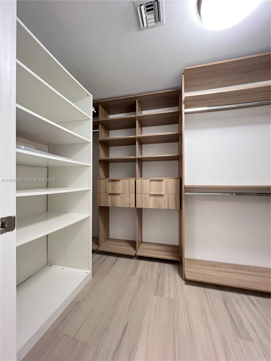 THE HARBOUR NORTH CONDO - Residential