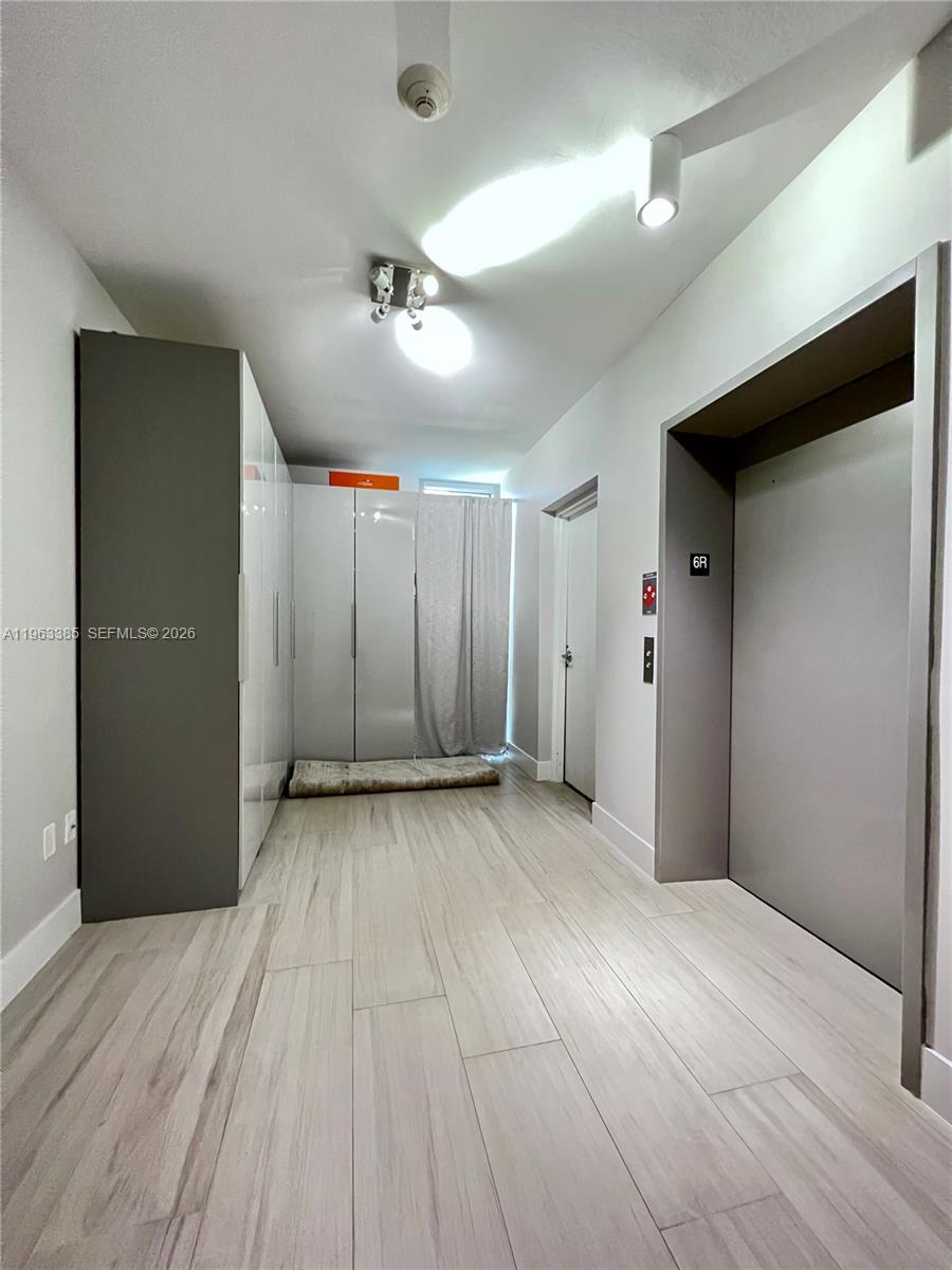 THE HARBOUR NORTH CONDO - Residential