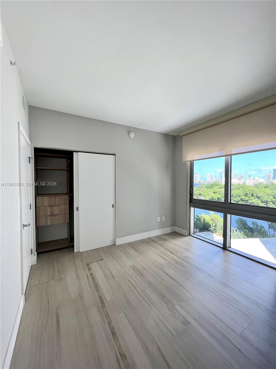 THE HARBOUR NORTH CONDO - Residential