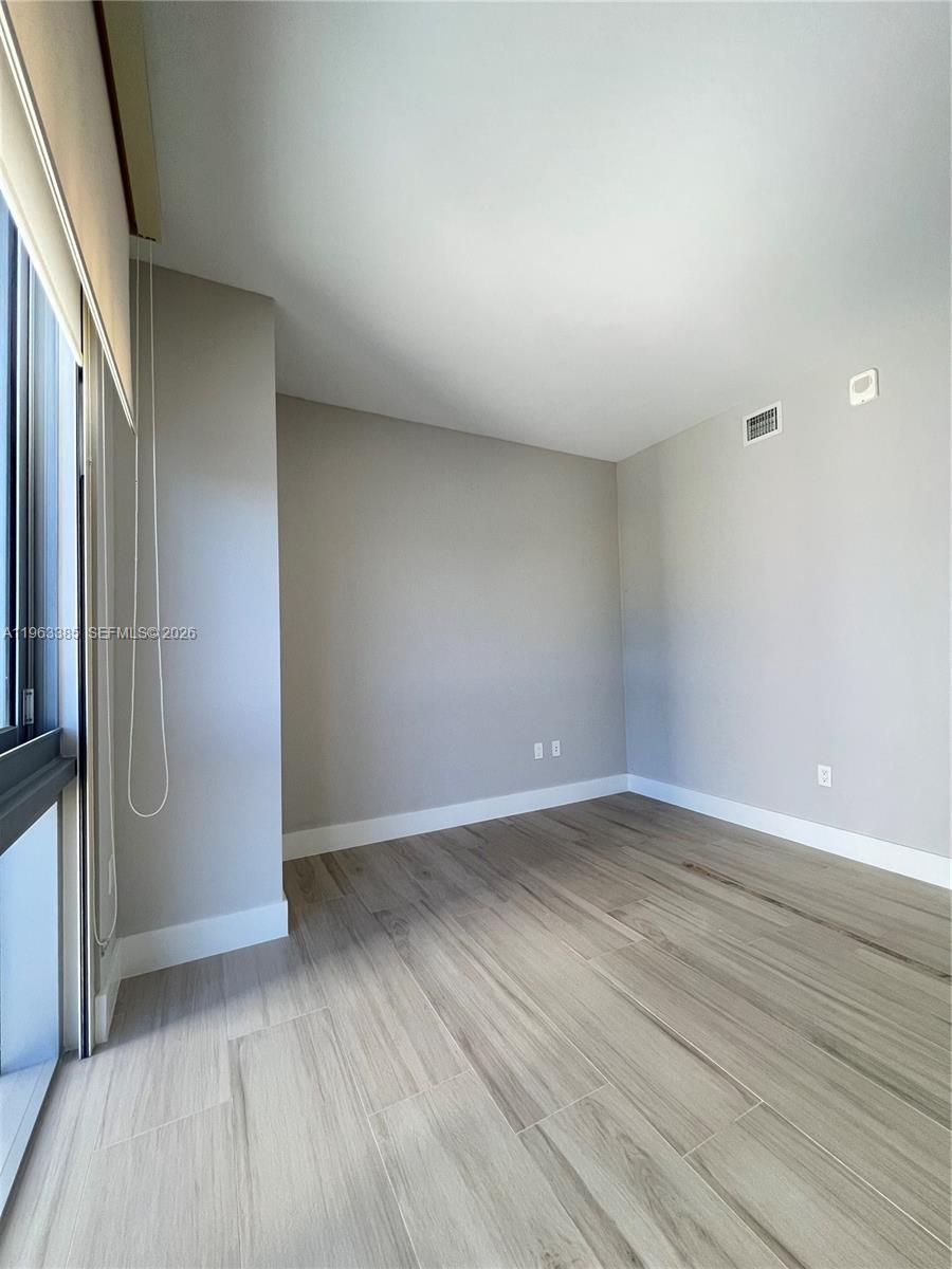 THE HARBOUR NORTH CONDO - Residential