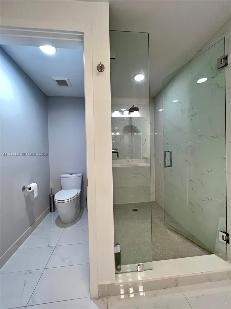 THE HARBOUR NORTH CONDO - Residential