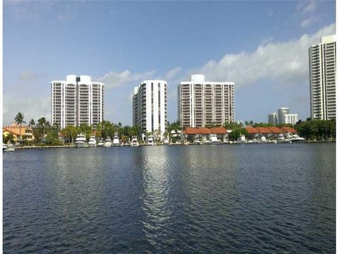 Photo of 3600 Yacht Club Dr #1503, Aventura, FL 33180 (MLS # A11857411)