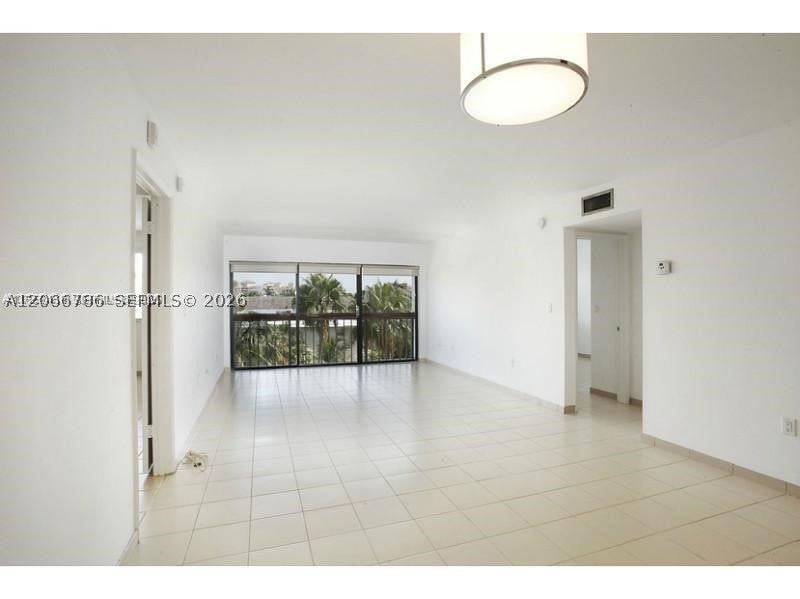 255 Galen Dr 4L