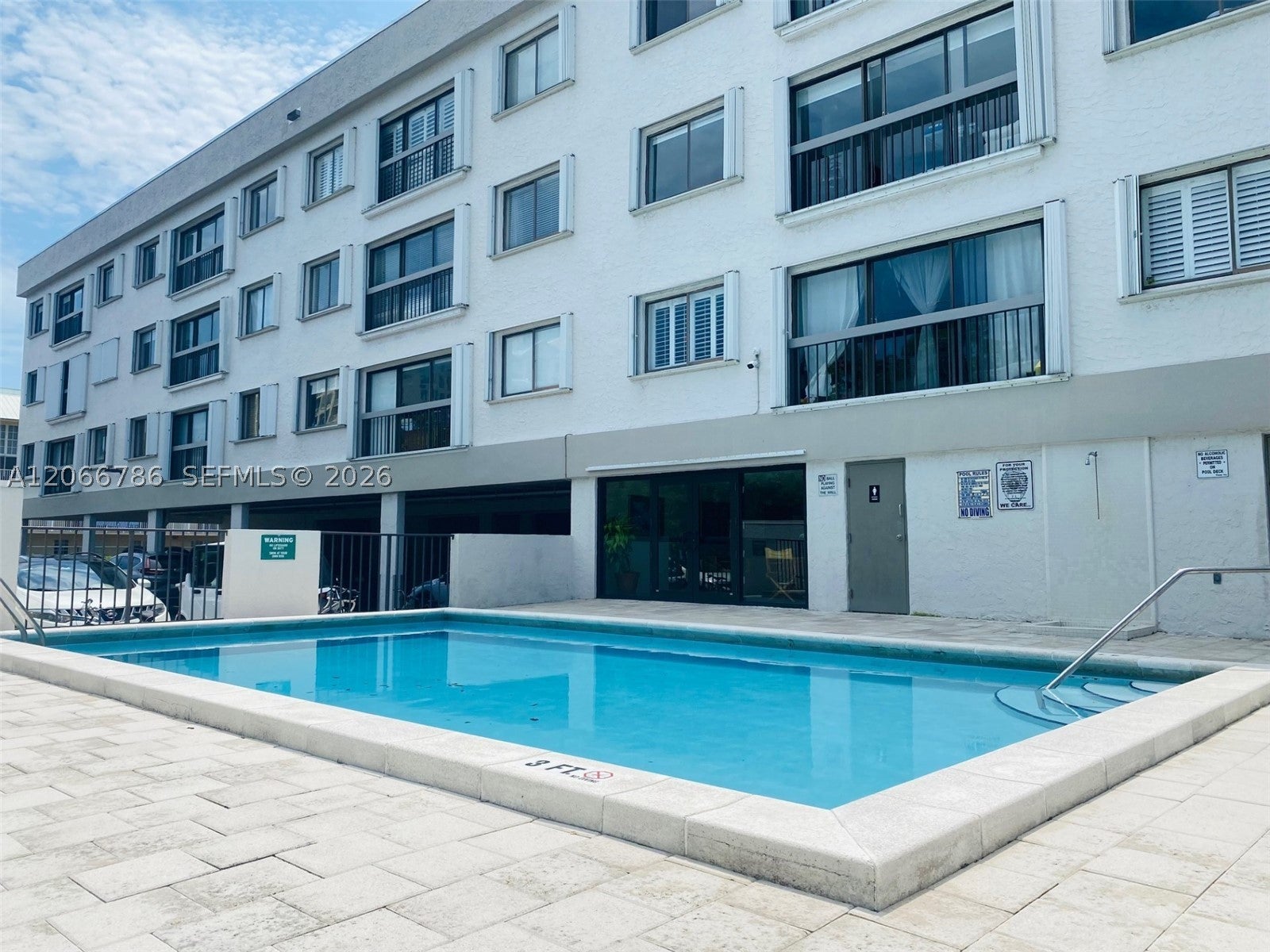 255 Galen Dr 4L