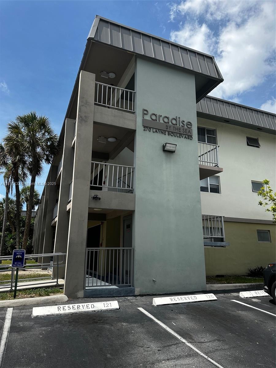 Rental Property at 270 Layne Blvd 114, Hallandale Beach, Broward County, Florida - Bedrooms: 1 
Bathrooms: 1  - $1,725 MO.