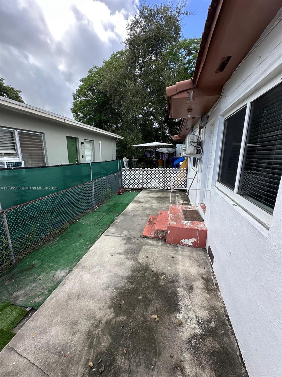 LAWRENCE ESTATES LAND COS - Residential Lease