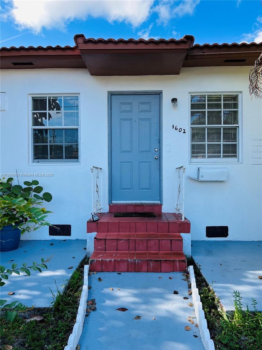 Very nice bright and upgraded 1/1 in West Brickell/Little Havana neighborhood, just few steps away from Calle 8. This unit features split a/c fan, laminate floor, new kitchen with marble countertop and stainless steal appliances.Large bedroom with closets. Close to restaurants, shops, Brickell and Downtown.Gas bill included in rent. Very easy to show.