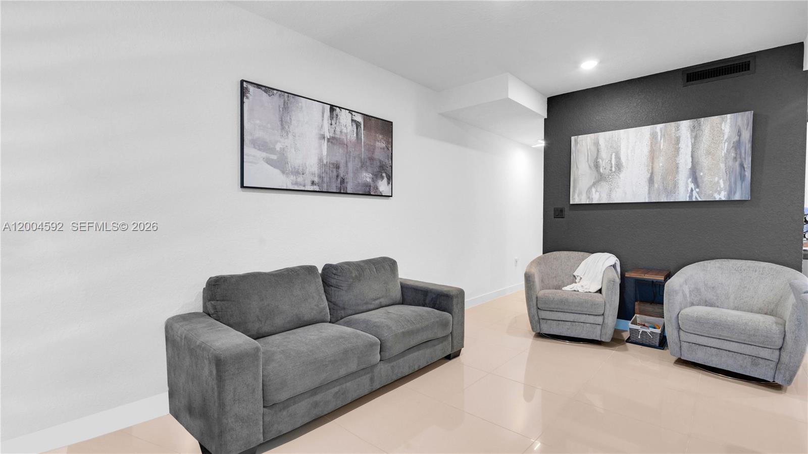 PARADISE ONE - Residential