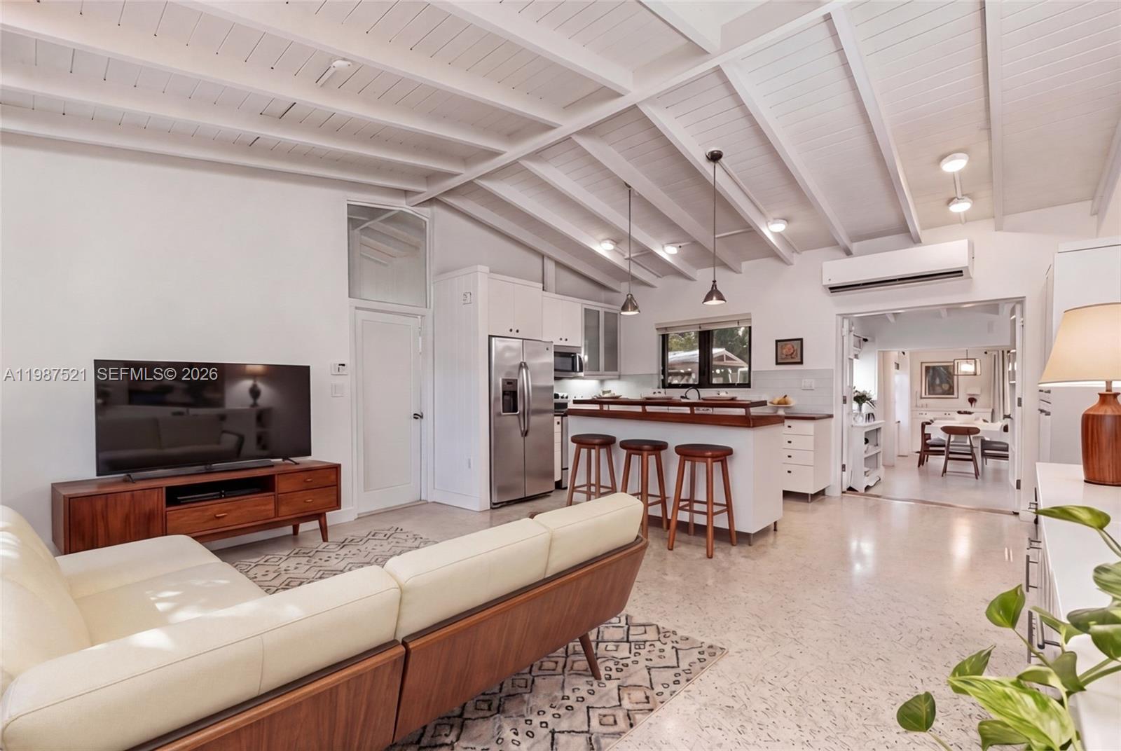 PINECREST VILLAS 2 ADDN - Residential Lease