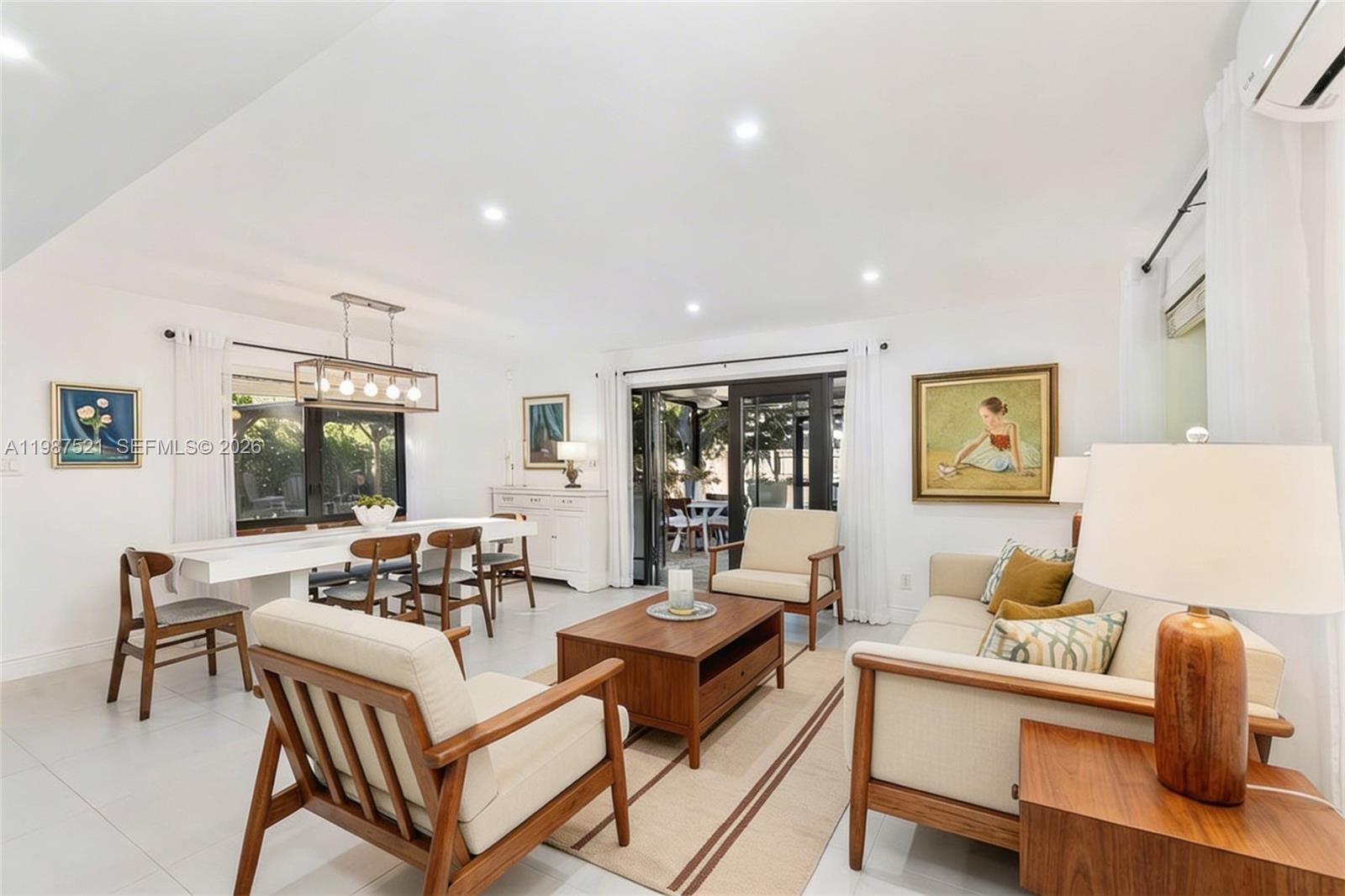 PINECREST VILLAS 2 ADDN - Residential Lease