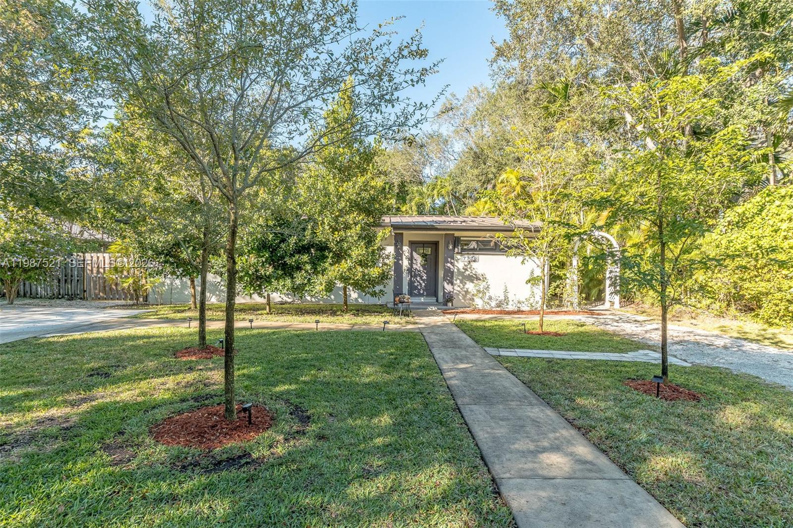 PINECREST VILLAS 2 ADDN - Residential Lease