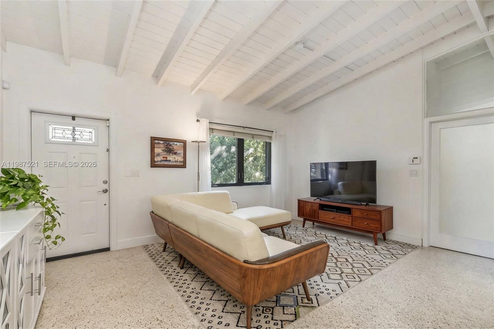 PINECREST VILLAS 2 ADDN - Residential Lease