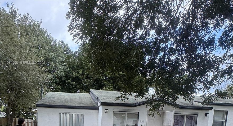 THIS IS ONE OF THE BEST HOME IN THE MARKET FOR A FIRST TIME HOME BUYER OR A PIECE OF GREAT  INVESTMENT PROPERTY. 3 BEDR 2 BATH. 2 BEDR 1BATH IN THE MAIN AND 1BEDR AND 1 BATH AS AN  EFFICIENCY IN THE BACK WITH ITS OWN ENTRANCE, WHICH YOU CAN TURN TO A RENTAL PROPERTY. NEW TILE FLOOR IN  THE ENTIRE HOUSE AND EVERYTHING ELSE IS IN GREAT CONDITION. THE HOME IS READY TO MOVE IN.