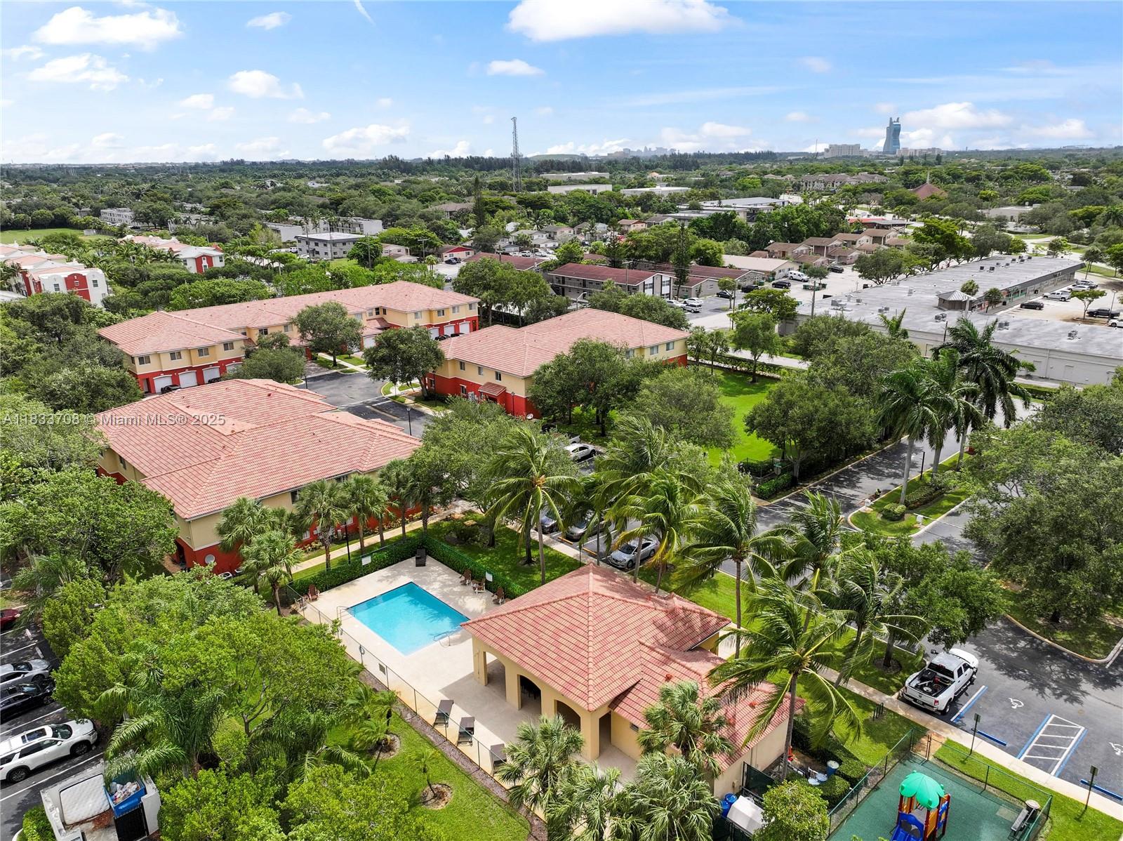 VILLAS OF PALOMINO CONDO - Residential