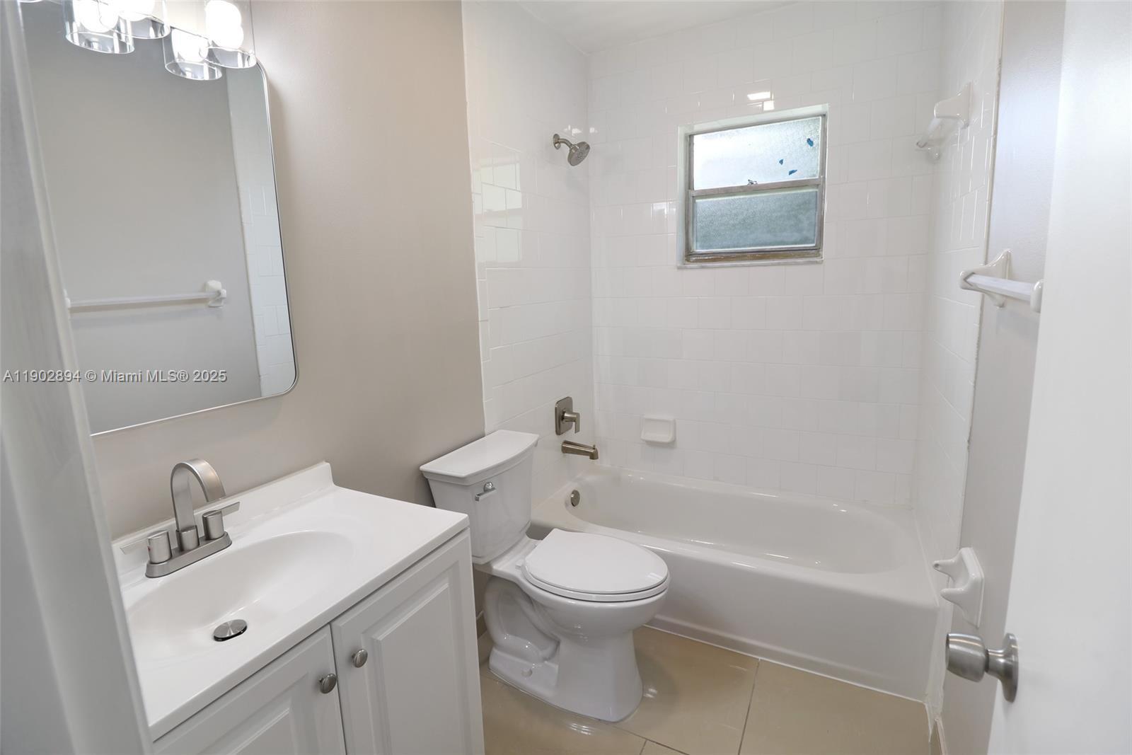 ROYAL PALM ESTATES - Residential Lease