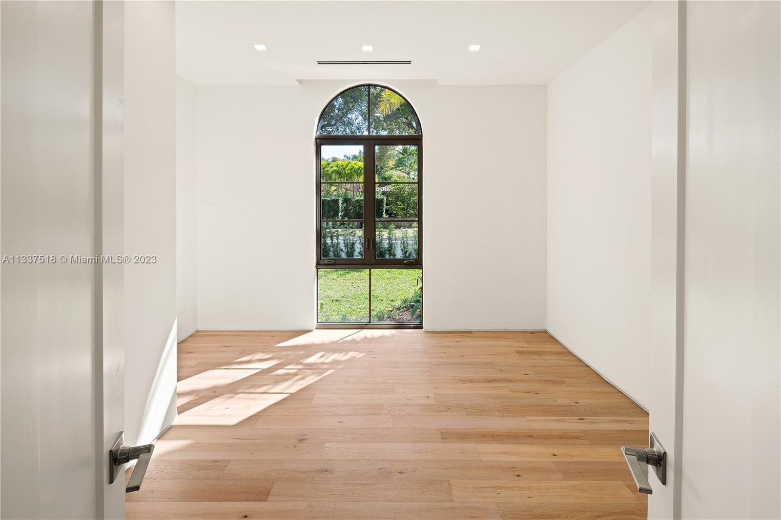 CORAL GABLES BILTMORE SEC - Residential