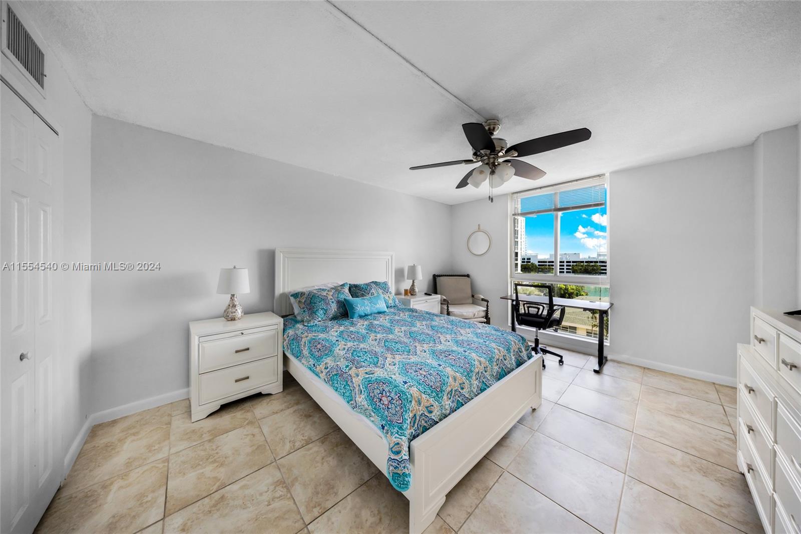 Islander Club - Residential Lease