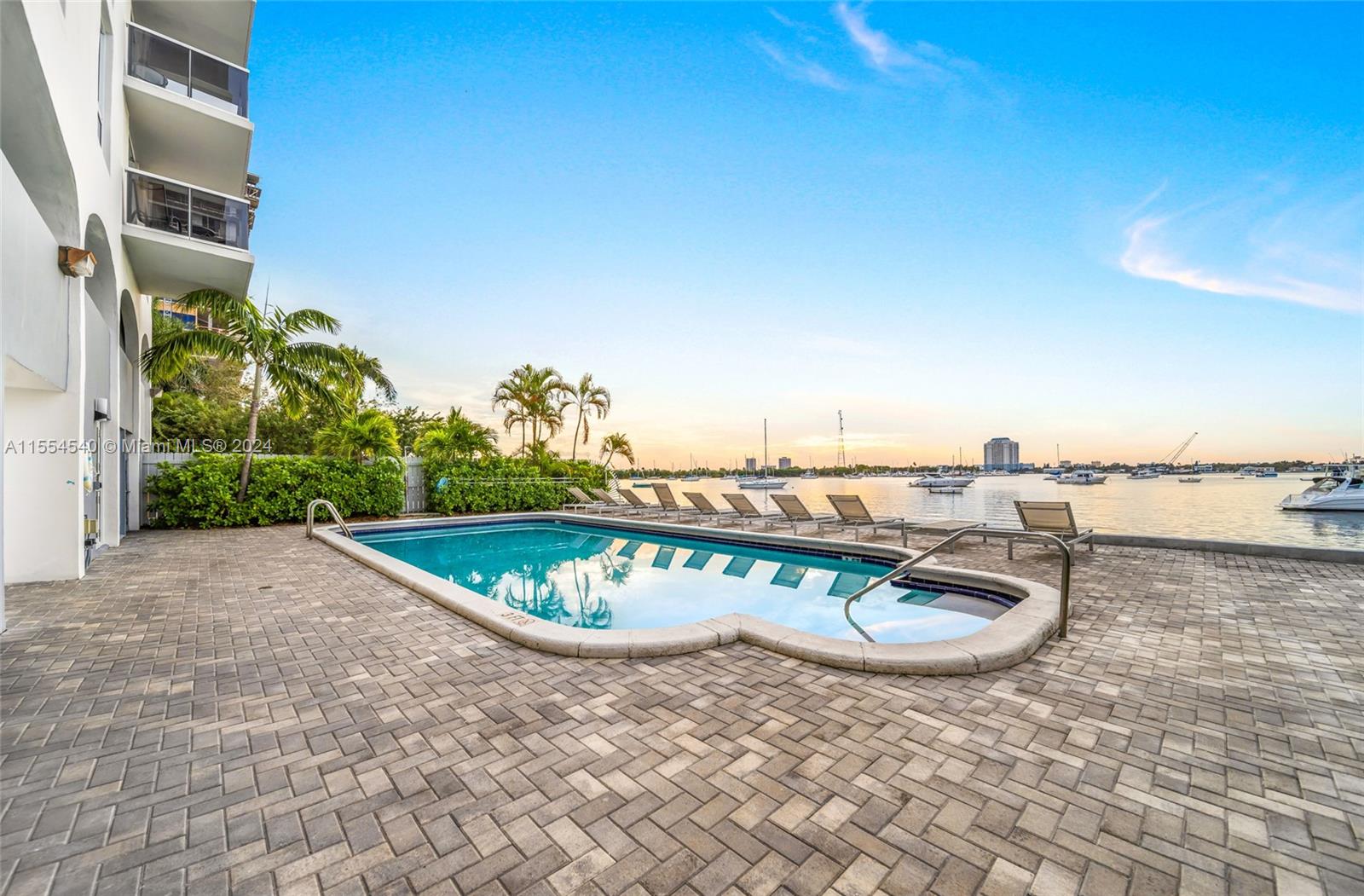 Islander Club - Residential Lease