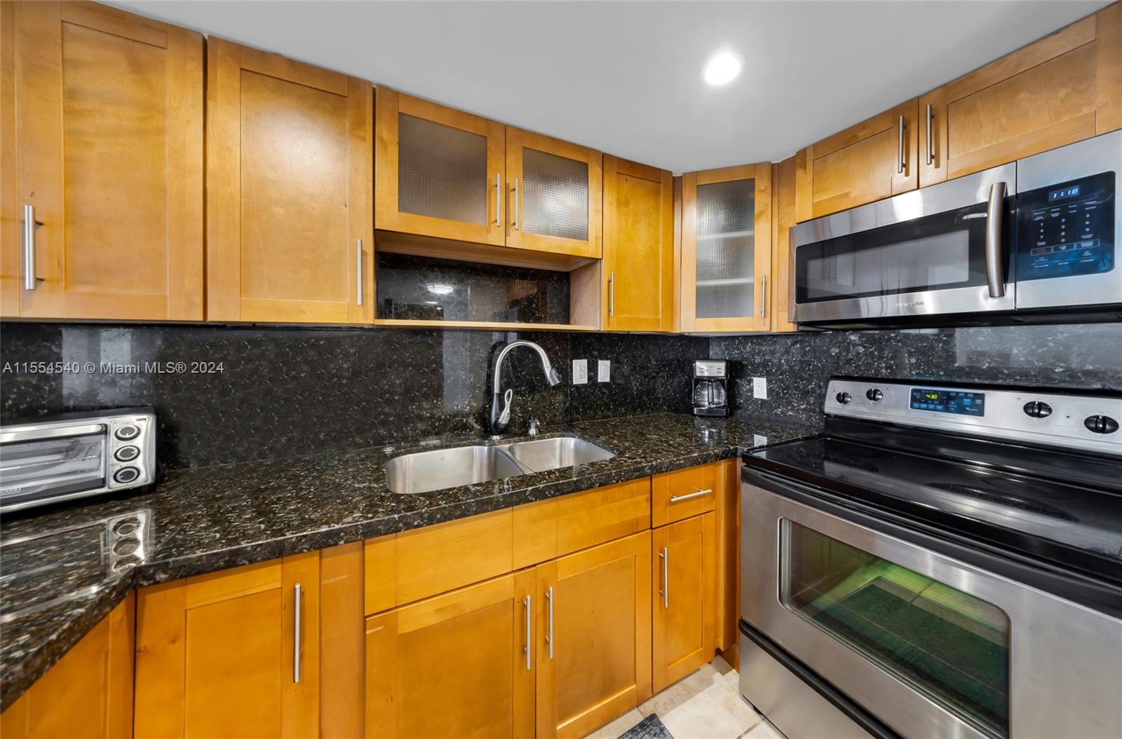 Islander Club - Residential Lease