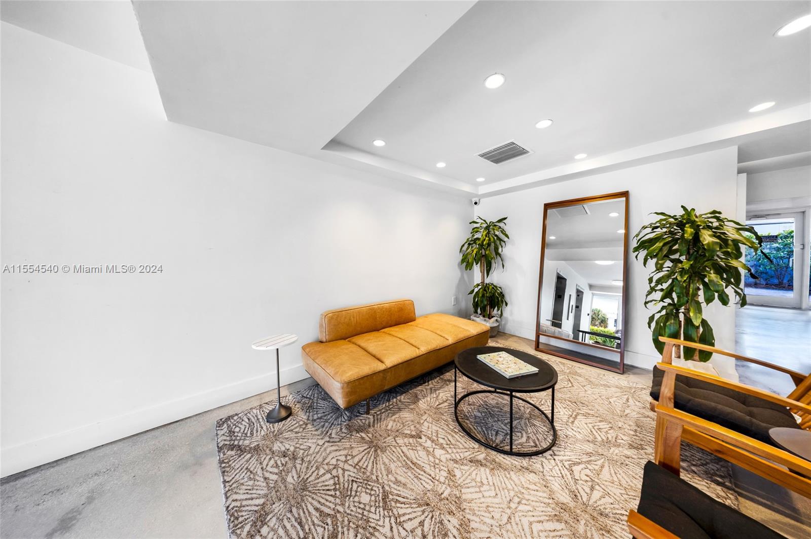 Islander Club - Residential Lease