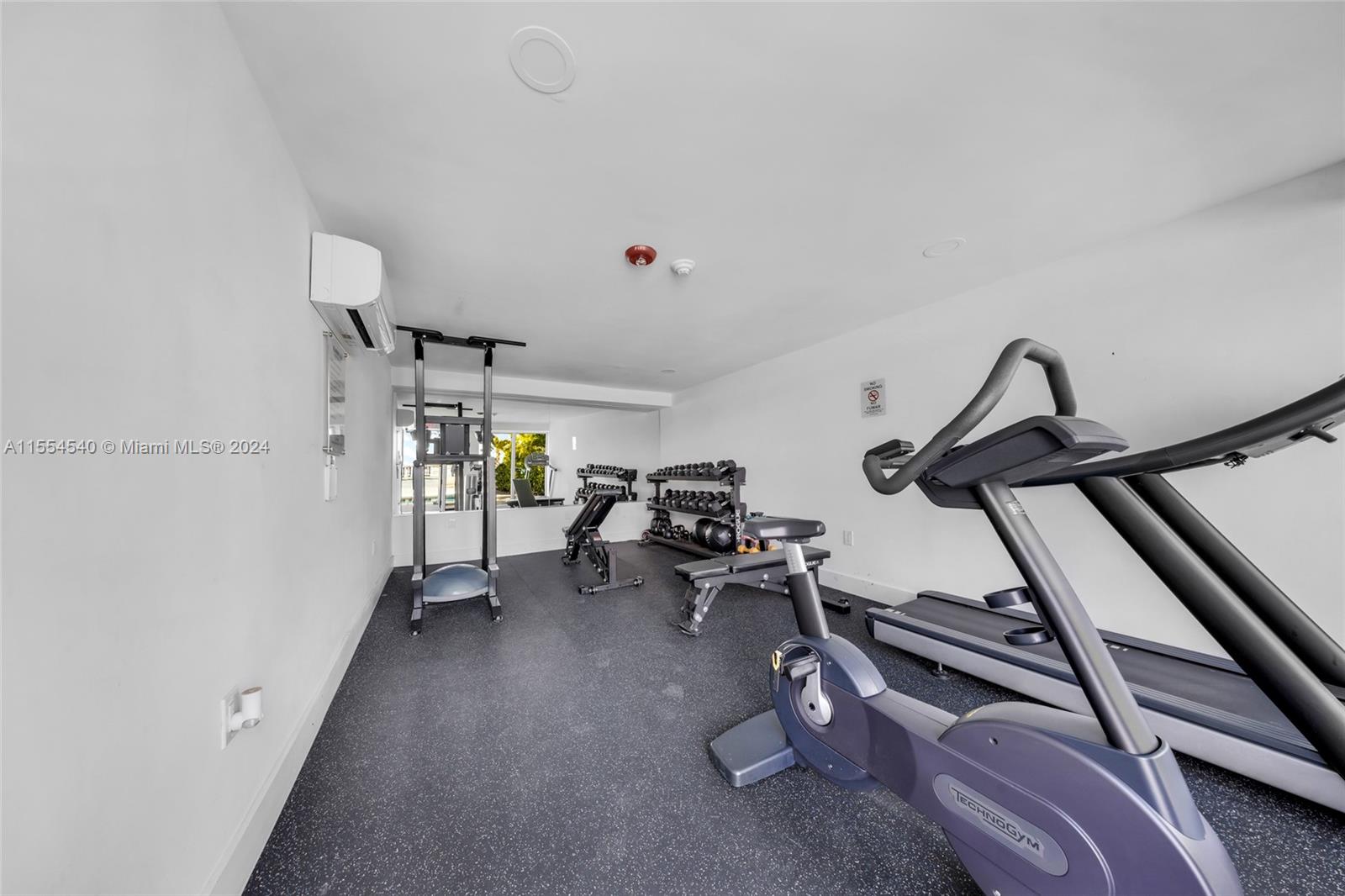 Islander Club - Residential Lease