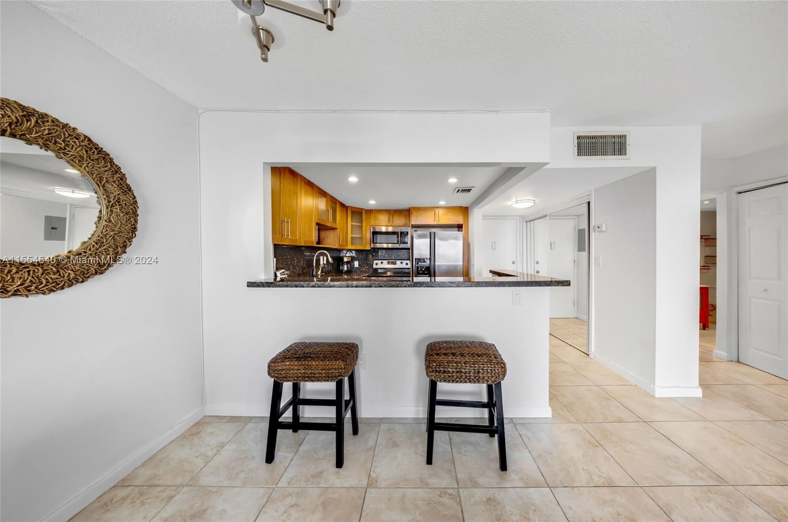 Islander Club - Residential Lease