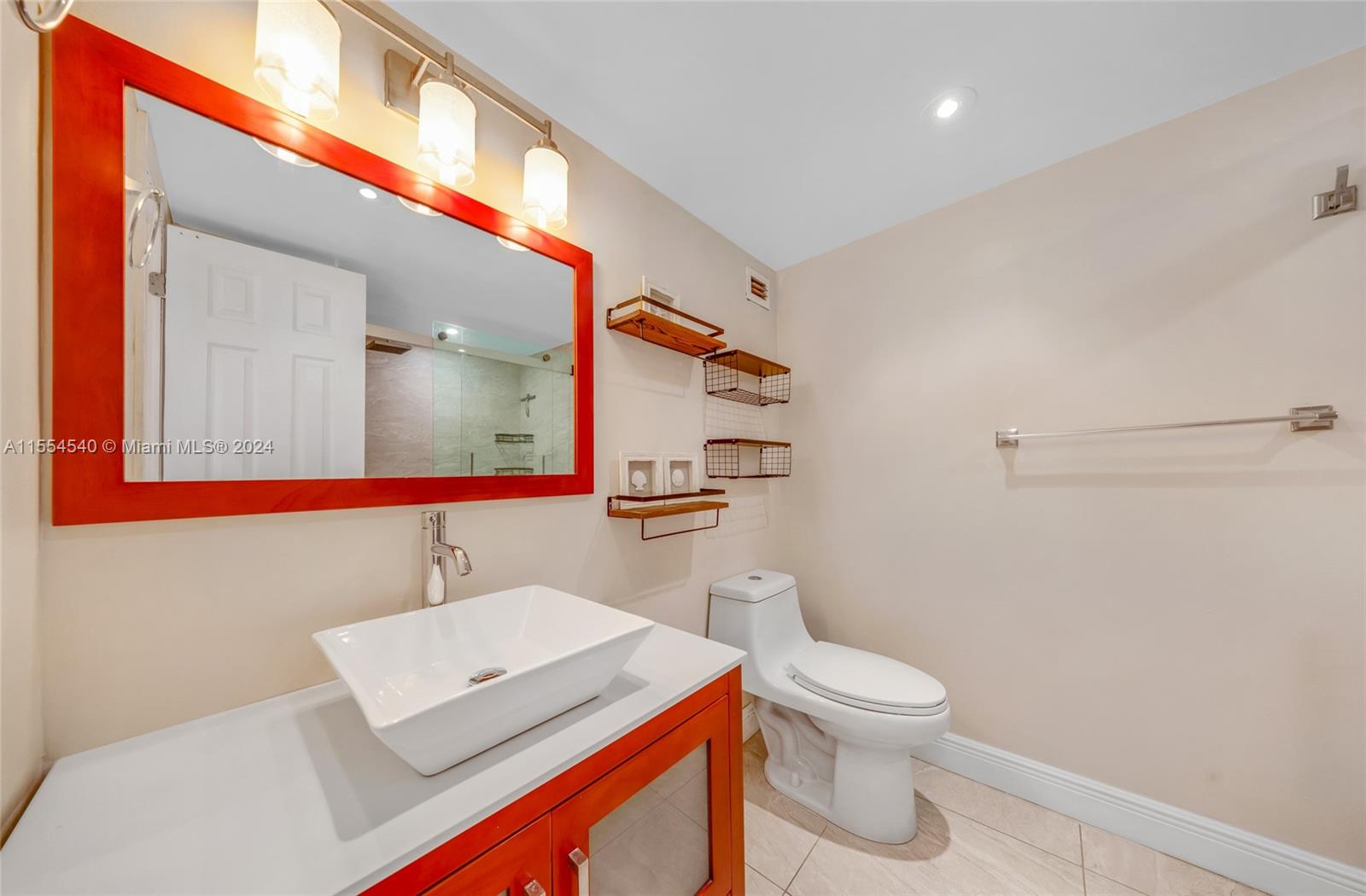 Islander Club - Residential Lease