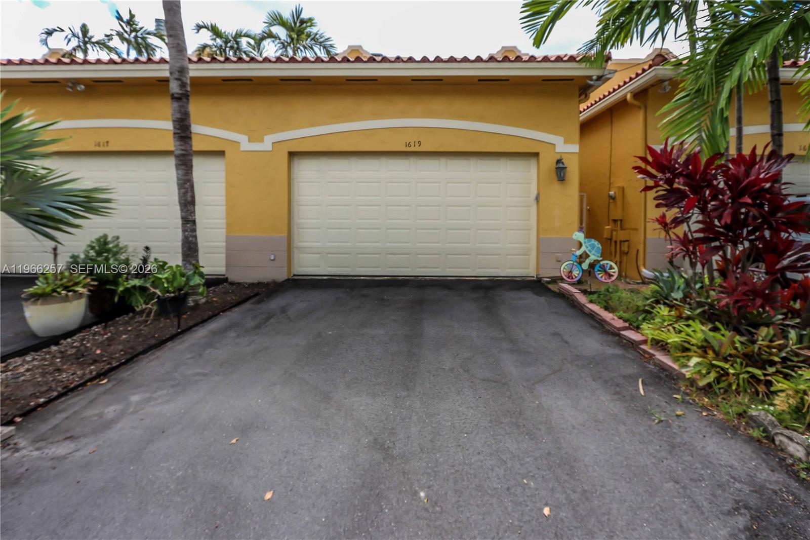 HOLLYWOOD - Residential