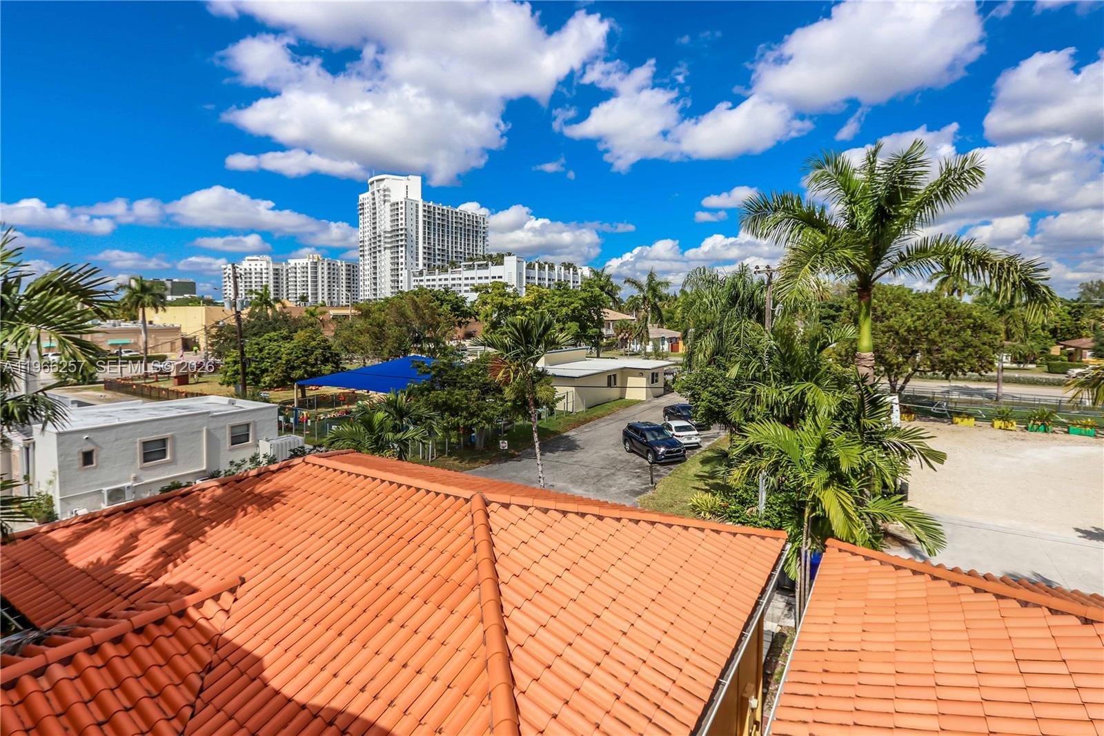 HOLLYWOOD - Residential