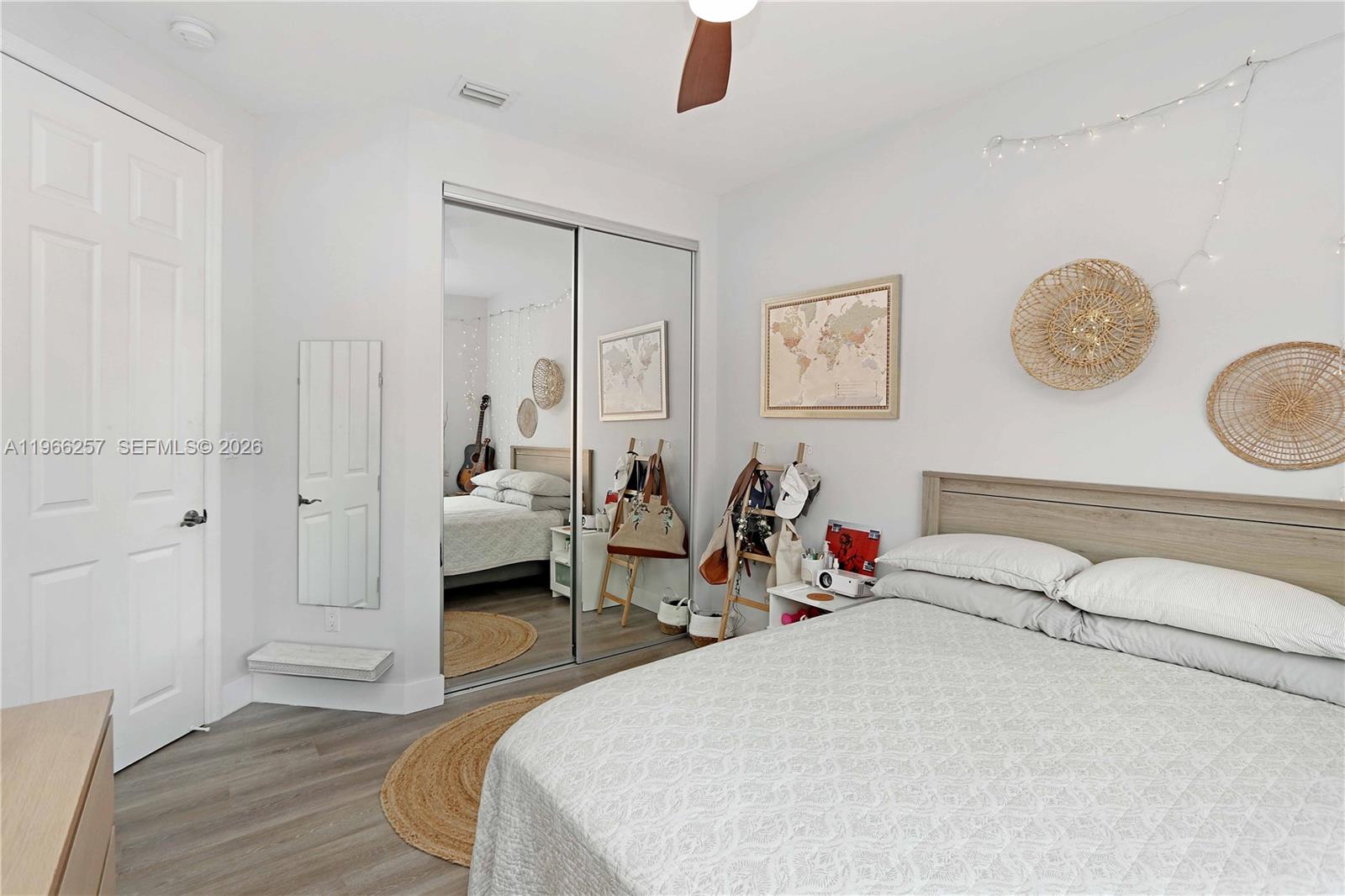 HOLLYWOOD - Residential