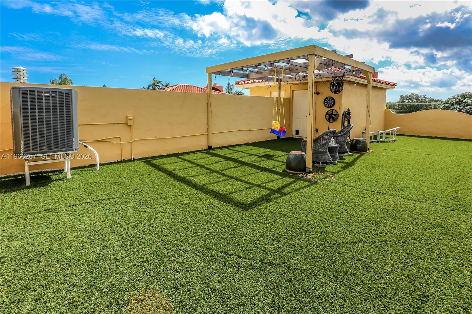 HOLLYWOOD - Residential