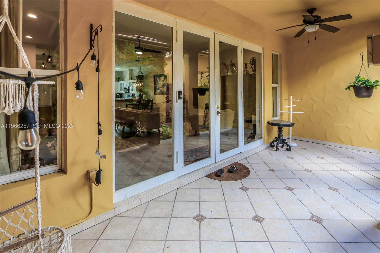 HOLLYWOOD - Residential