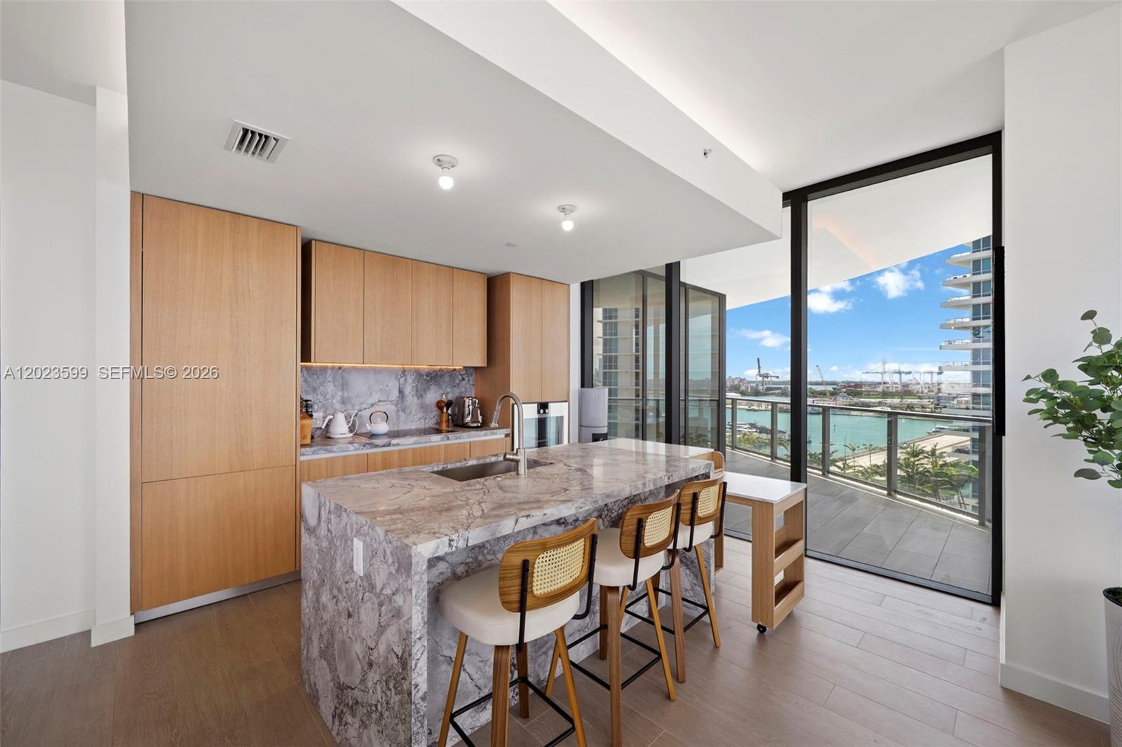 FIVE PARK - Residential