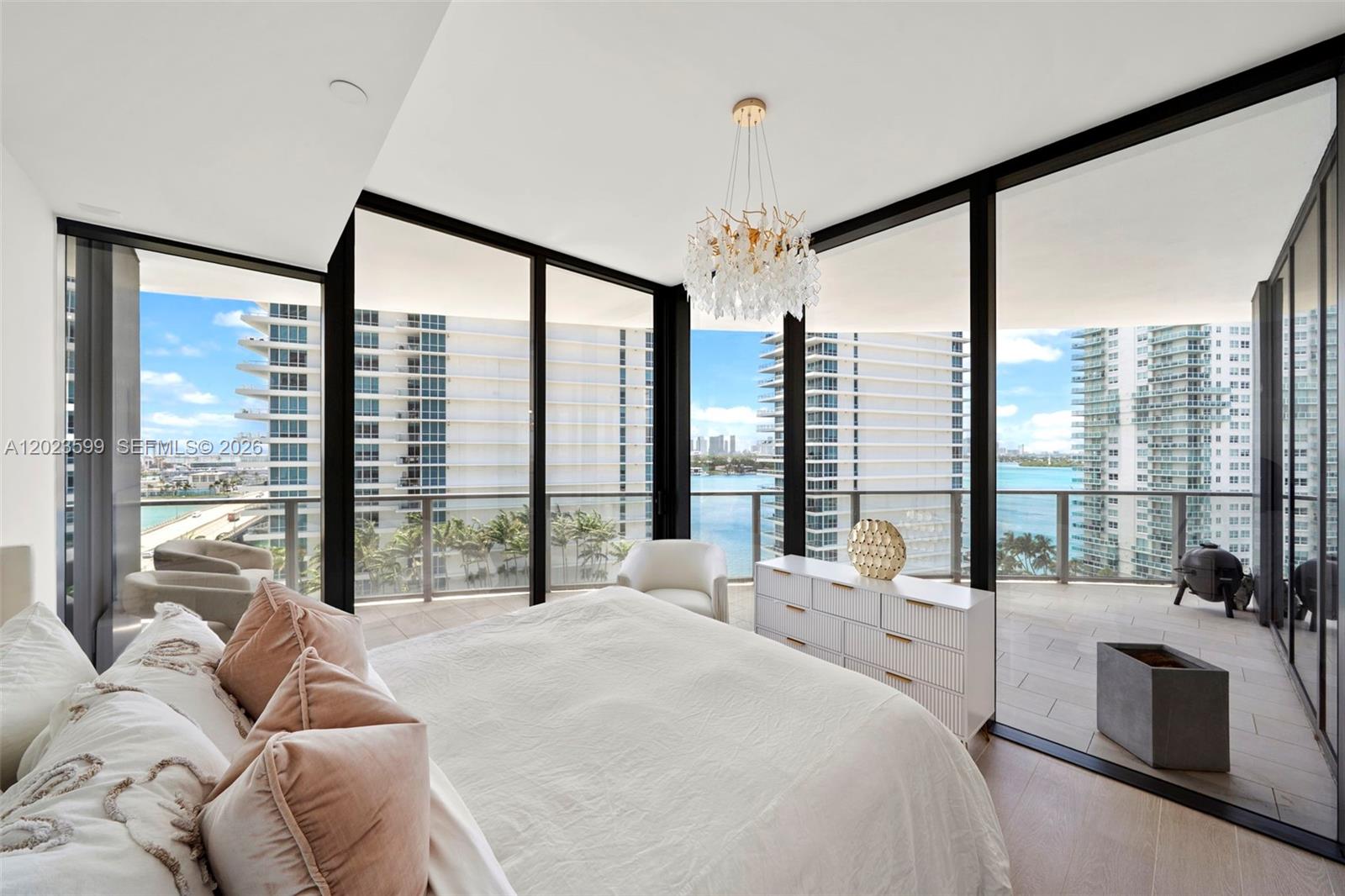 FIVE PARK - Residential