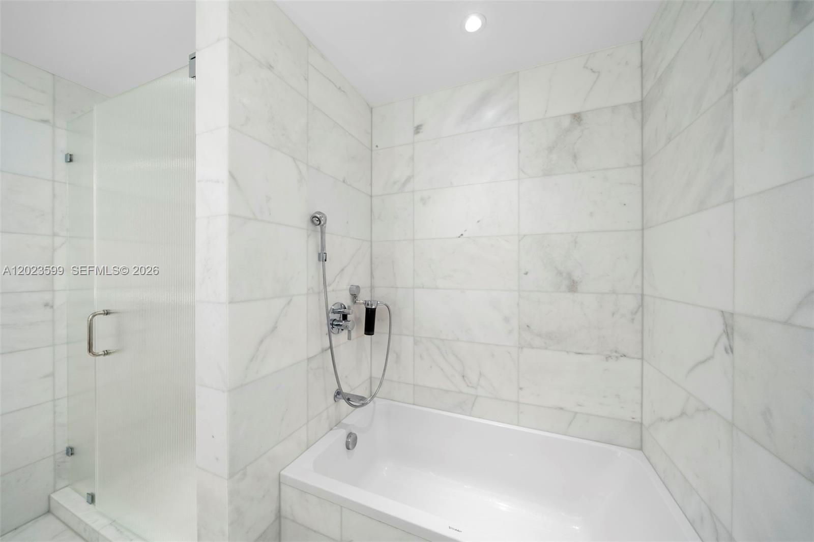 FIVE PARK - Residential