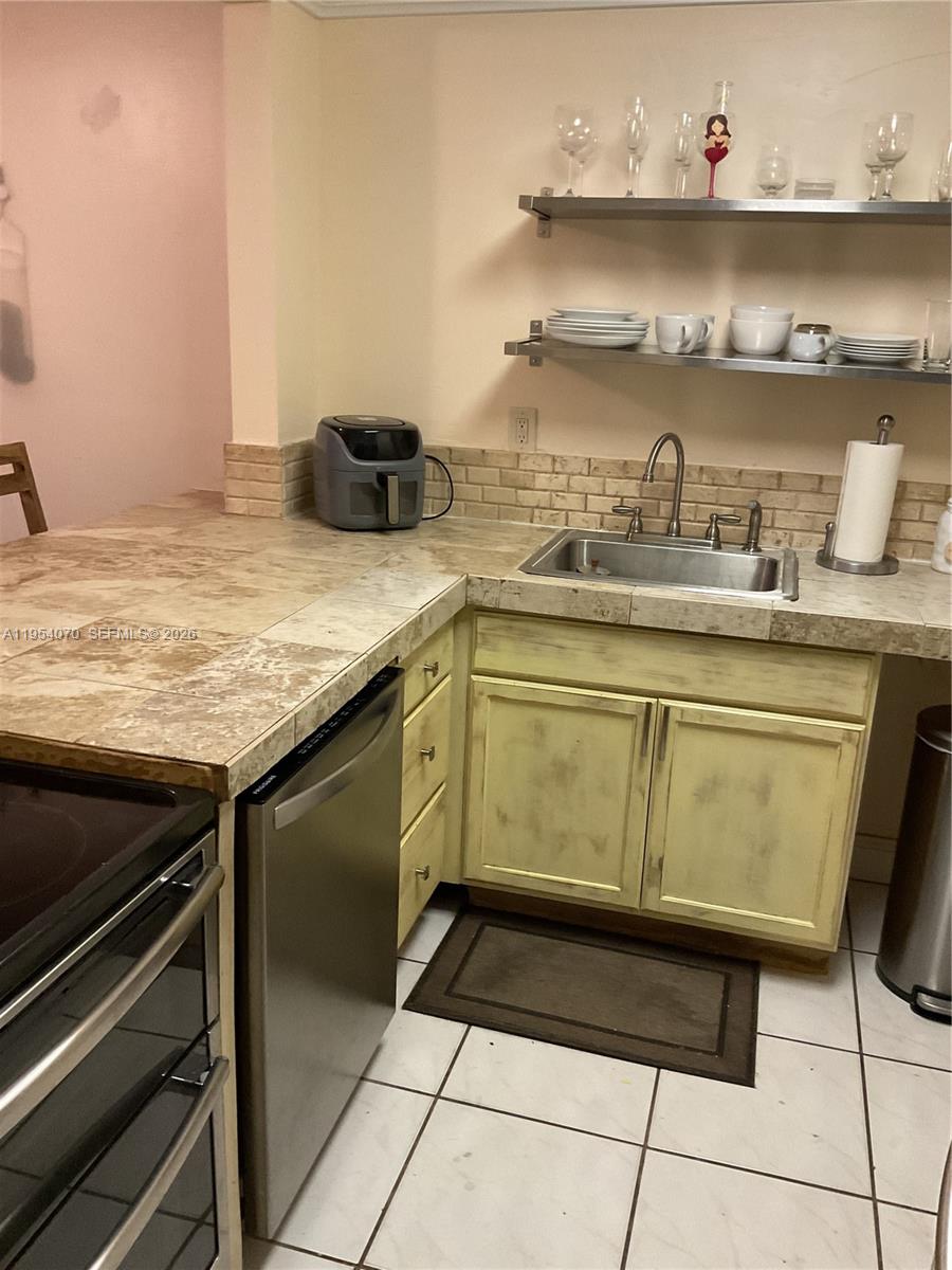 GALLOWAY GARDENS CONDO - Residential