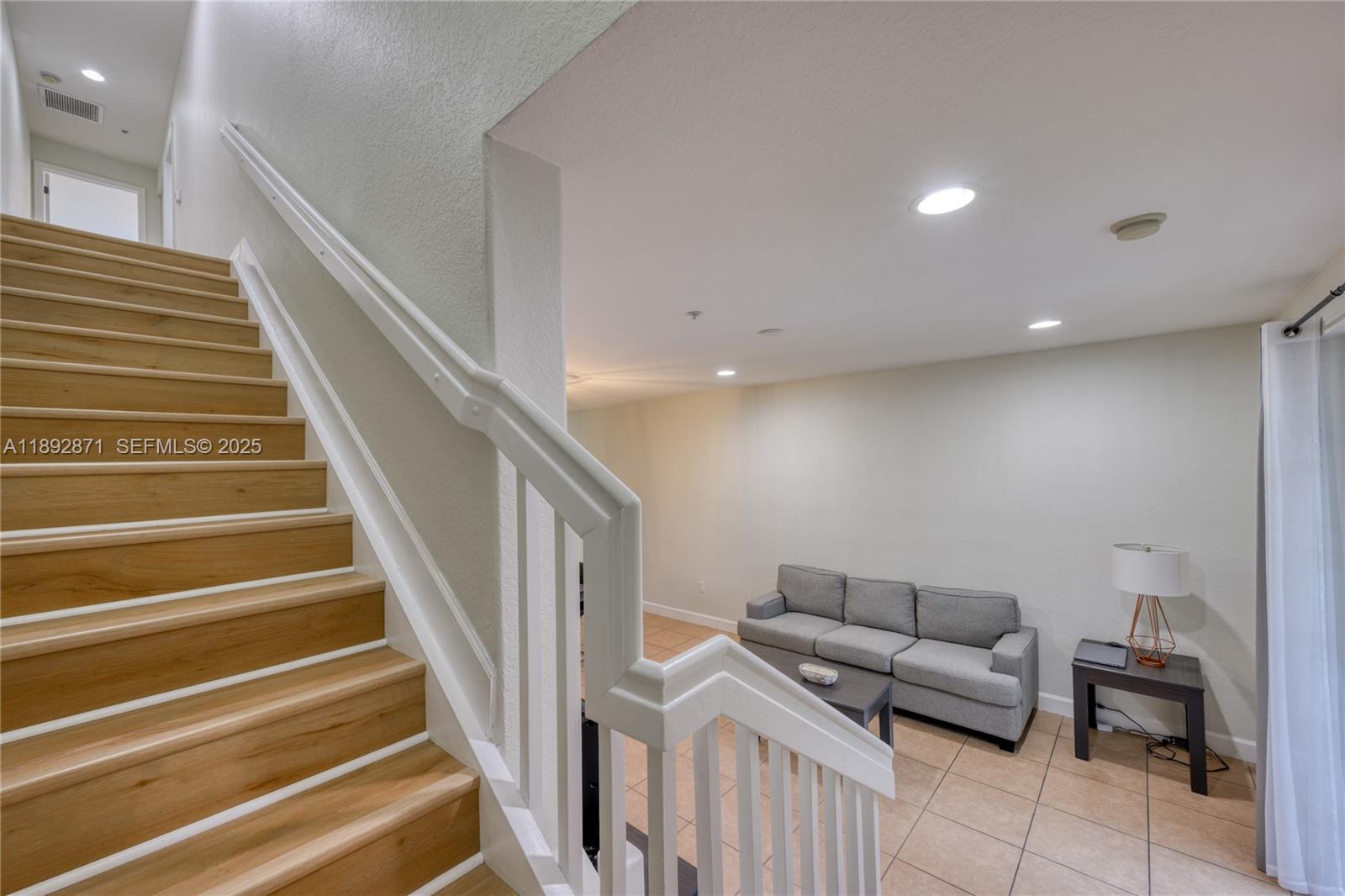 COBBLESTONE CONDO - Residential