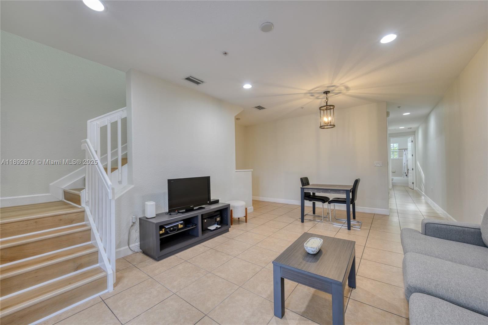 COBBLESTONE CONDO - Residential