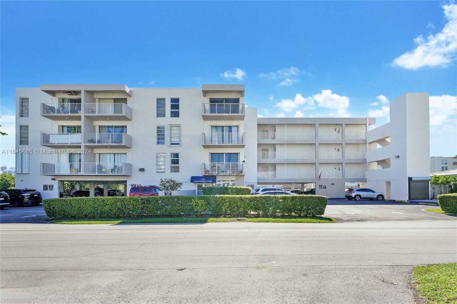 Rental Property at 3716 Ne 168th St 302, North Miami Beach, Miami-Dade County, Florida - Bedrooms: 1 
Bathrooms: 2  - $1,775 MO.