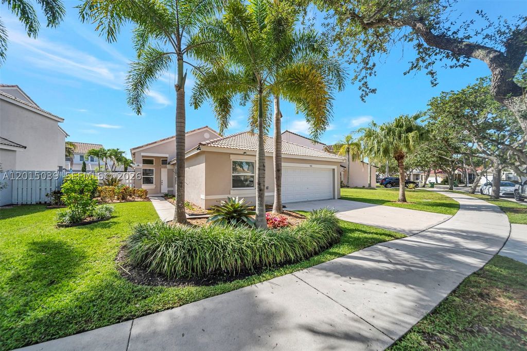 Photo of 941 Briar Ridge Rd, Weston, FL 33327 (MLS # A12015039)
