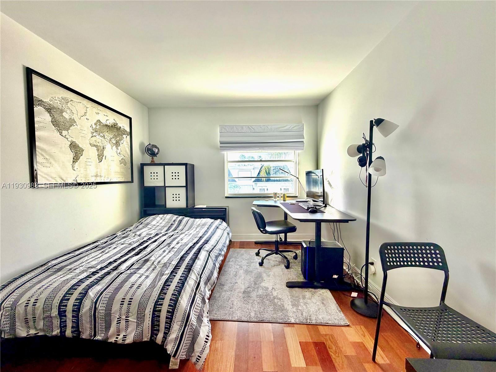 TOWNHOUSES OF VENETIAN PA - Residential