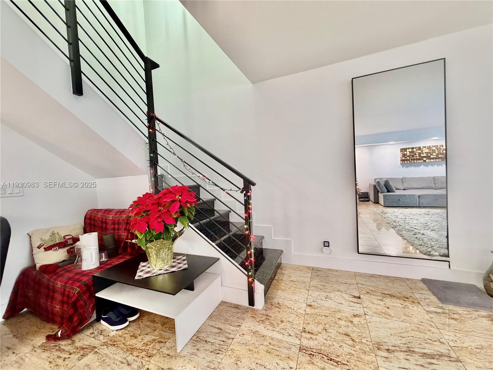 TOWNHOUSES OF VENETIAN PA - Residential