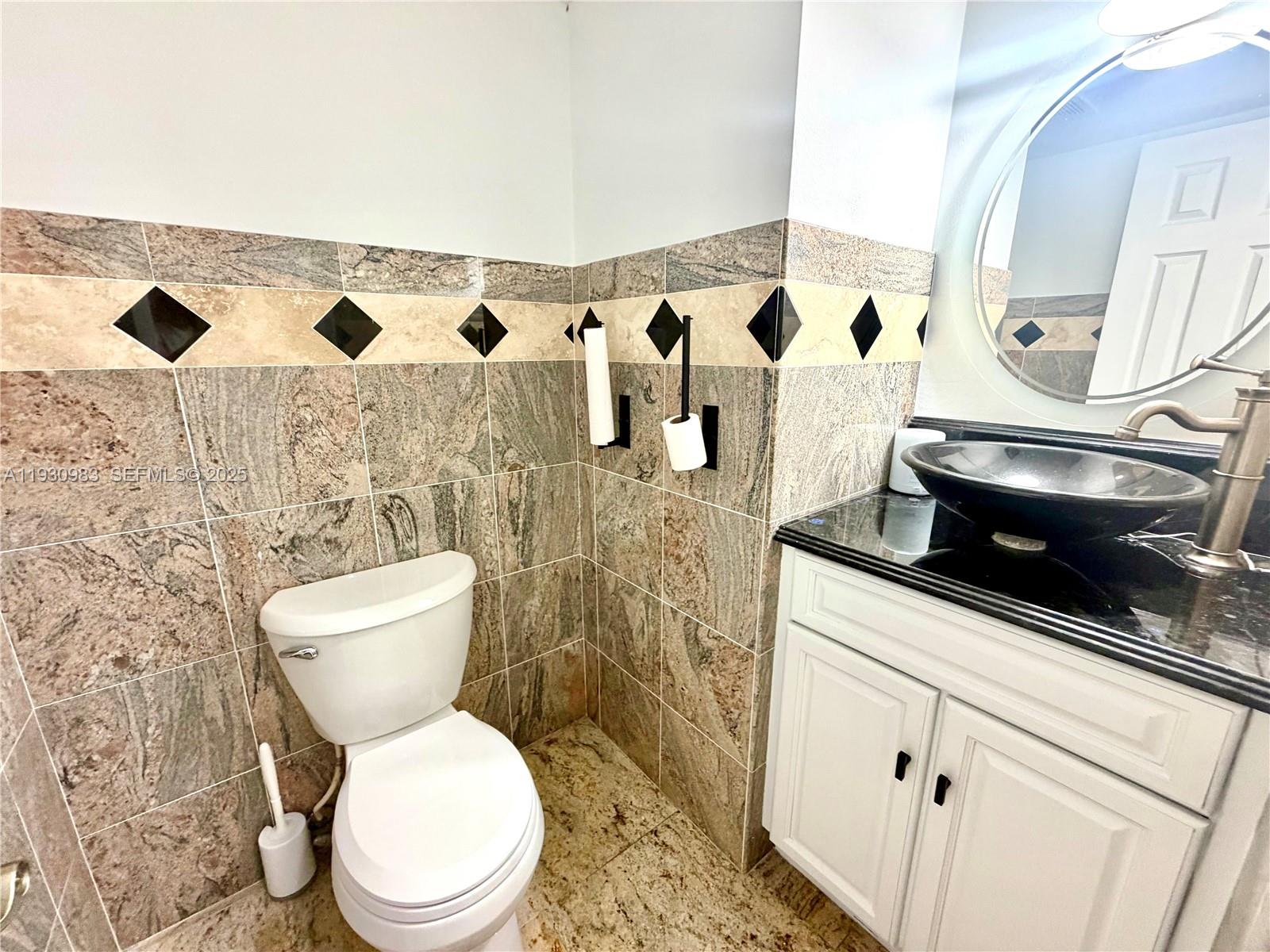 TOWNHOUSES OF VENETIAN PA - Residential