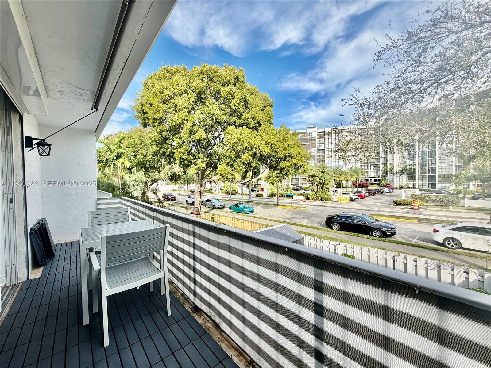 TOWNHOUSES OF VENETIAN PA - Residential