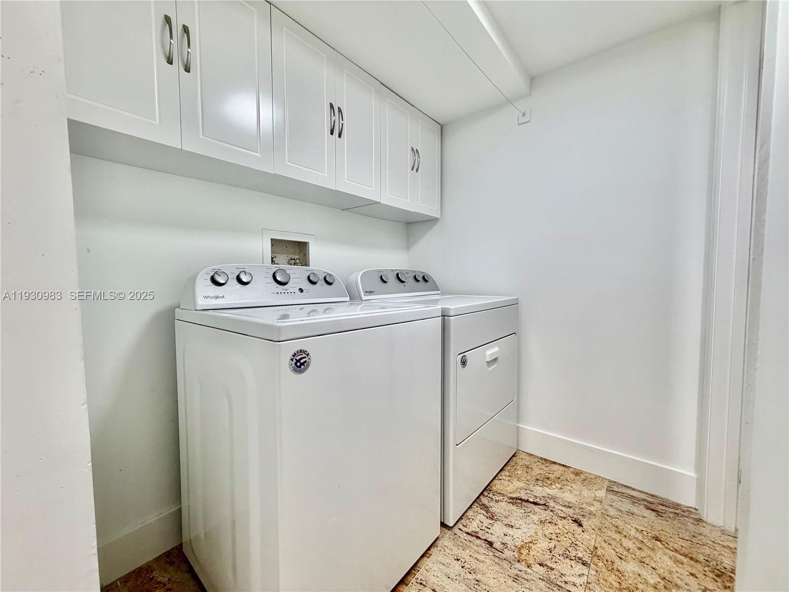 TOWNHOUSES OF VENETIAN PA - Residential